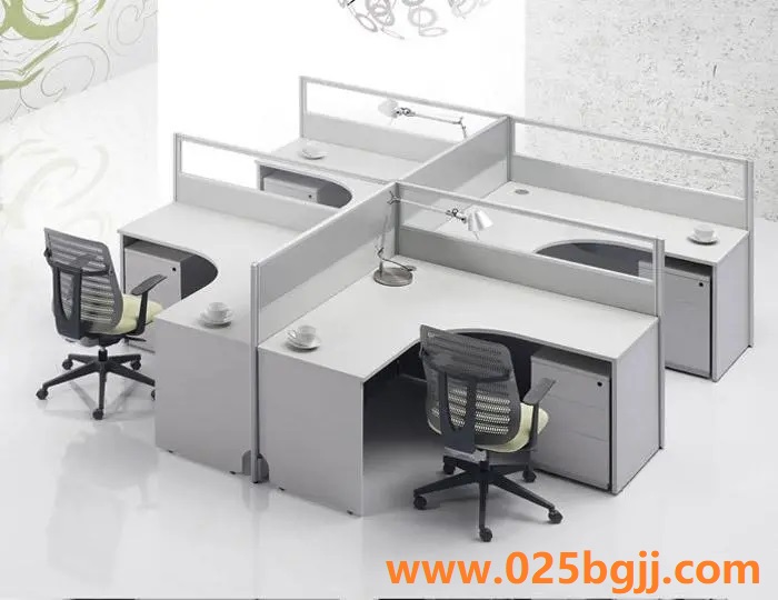 鐵皮文件柜的優(yōu)劣可以從厚度看出來(lái)